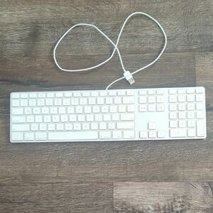 Apple A1243 Wired White USB Keyboard